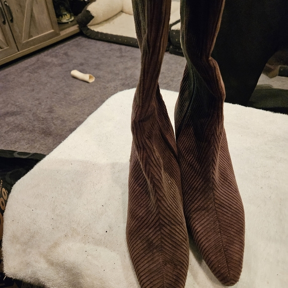 ME TOO BROWN CORDUROY BOOTS - Picture 3 of 6